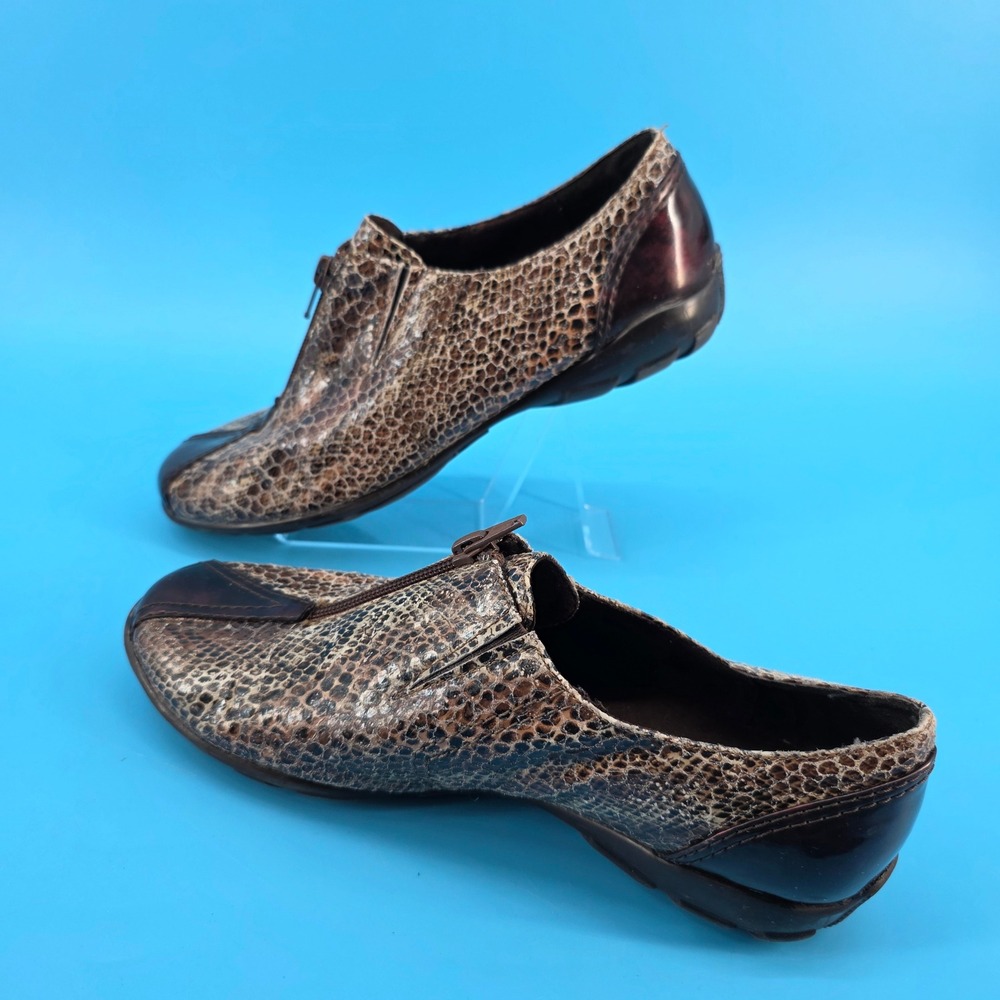 Vaneliโ Sport Brown Snakeskin Print Zip Front Loafers Patent Trim Shoes 8.5